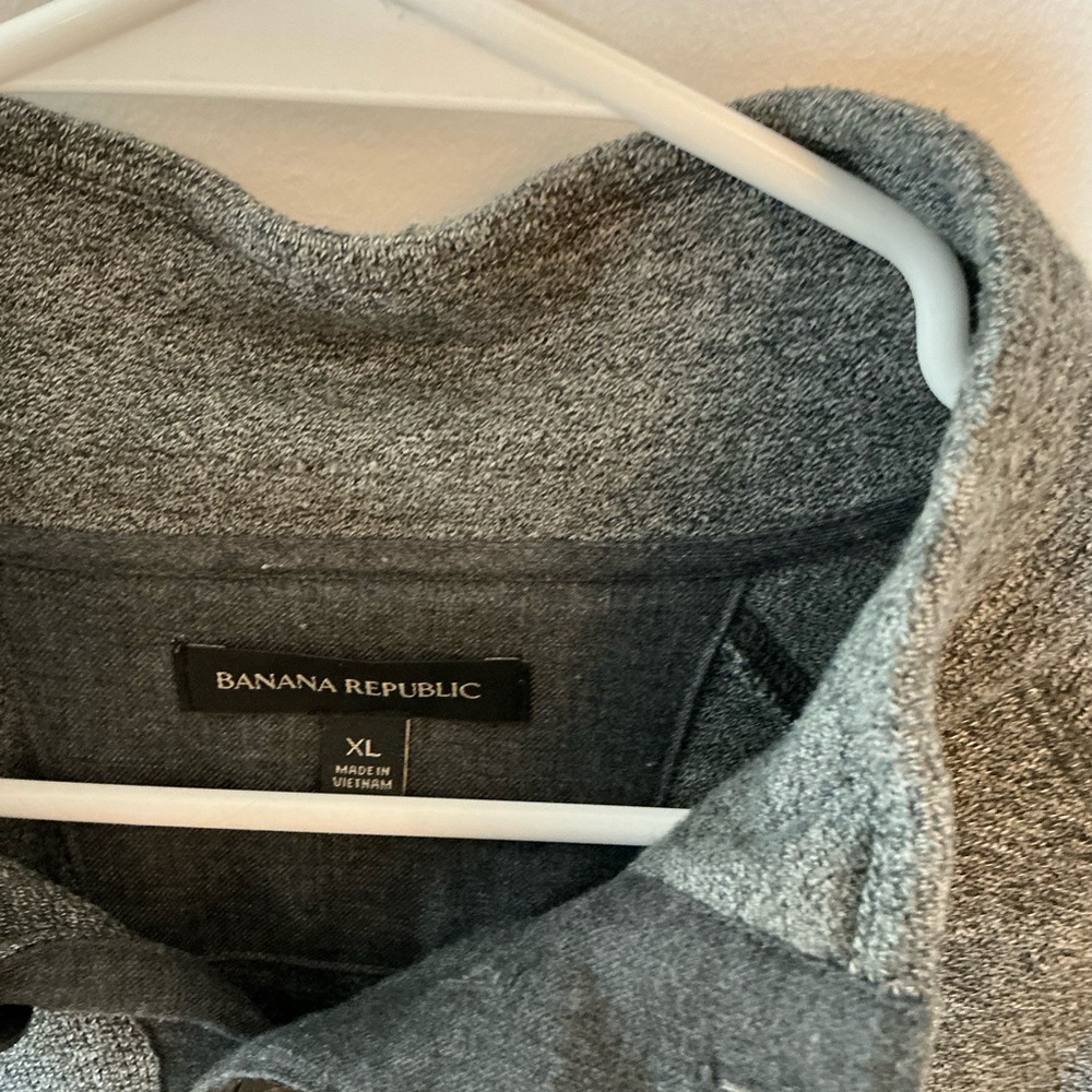 Banana Republic Men's Gray pullover - Picture 2 of 5